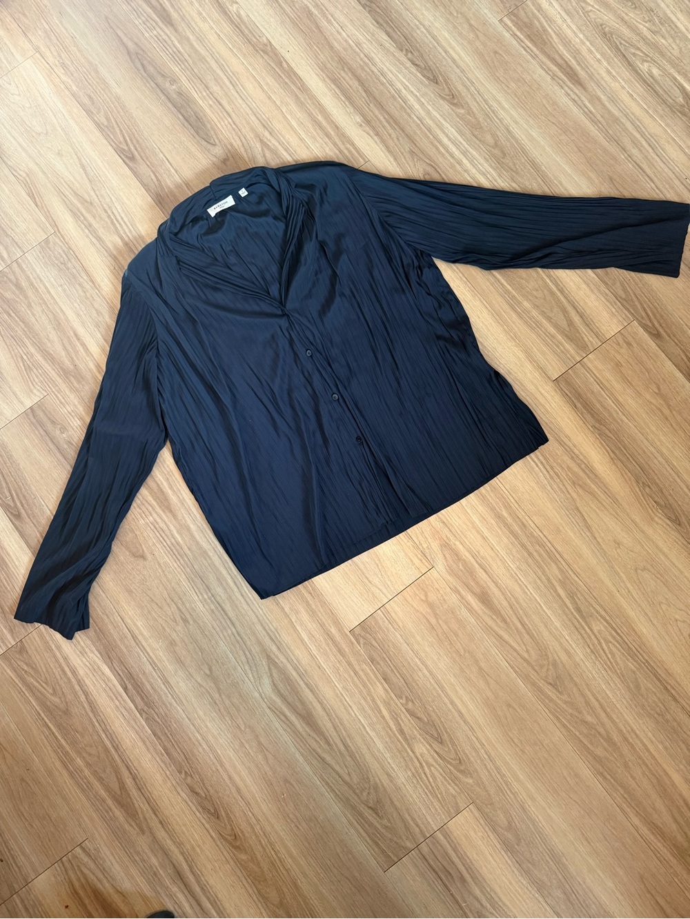 Aritzia Babaton Women's Navy blue Button-Down Long Sleeve Top